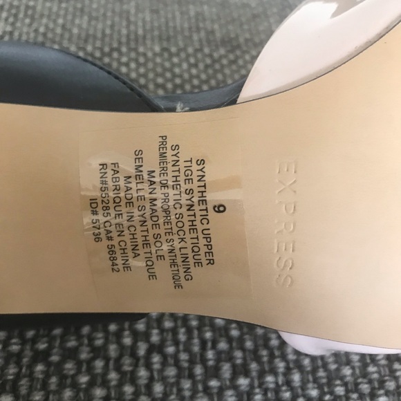 Heels - Picture 3 of 4